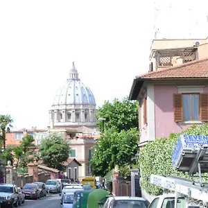M&c San Pietro Basement House , Roma Italia